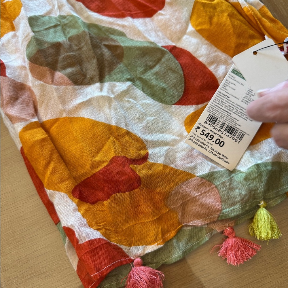 NWT Flowy Multi-Color Abstract Print Tassel Scarf - Picture 3 of 4
